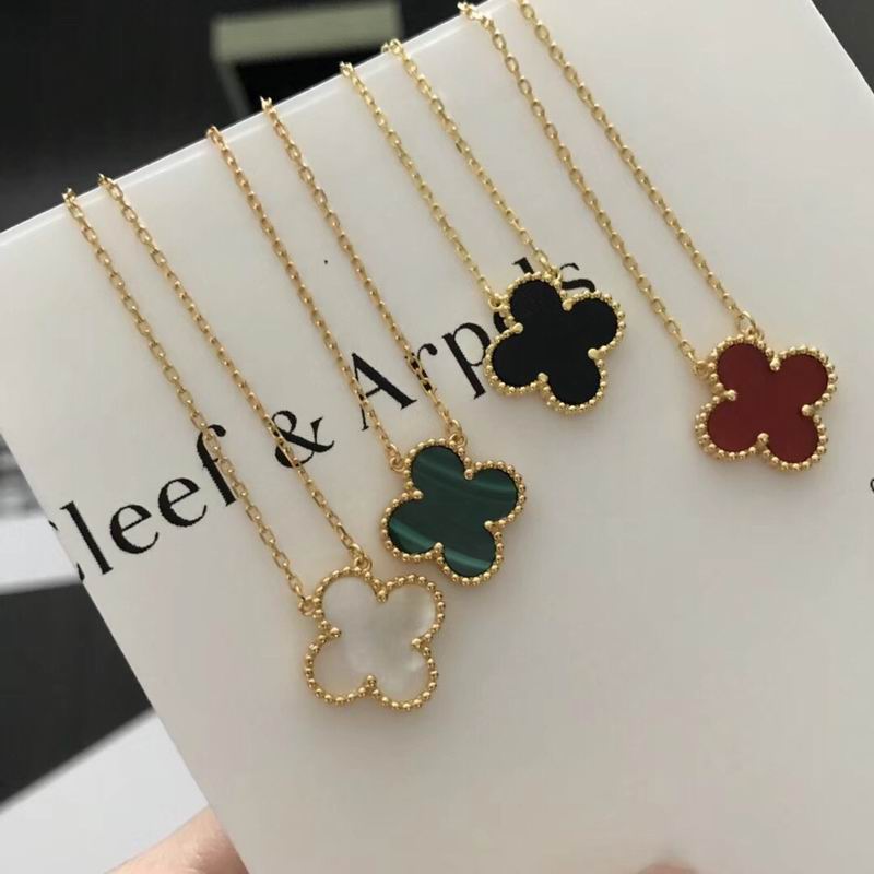 Van Cleef & Arpels necklace 12yxq29
